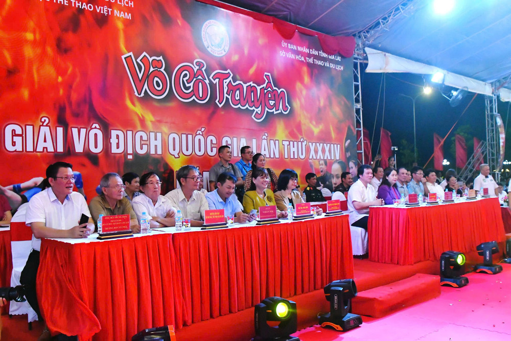 Các đại biểu tham dự Lễ khai mạc. z6873716623959-5a536bdfc08e57f83d41c86a80d314de.jpg