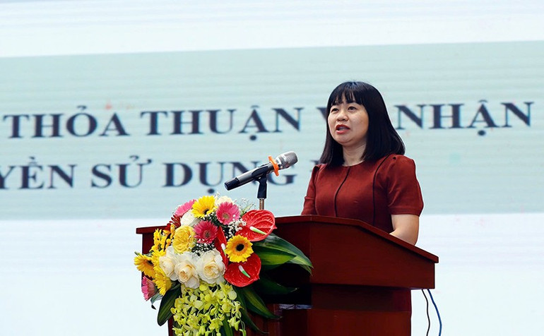 Bà Nguyễn Thị Thu Hiền, Phó trưởng phòng phụ trách, Phòng Kinh tế và Phát triển quỹ đất, phát biểu tại Hội nghị. thuhien.jpg
