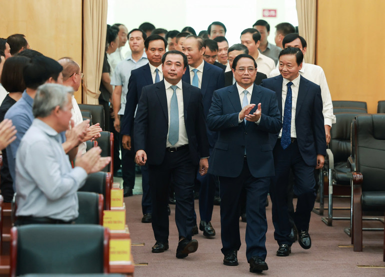 Thủ tướng Phạm Minh Chính tới dự và trao Quyết định giao quyền Bộ trưởng Nông nghiệp và Môi trường. tt2.jpg