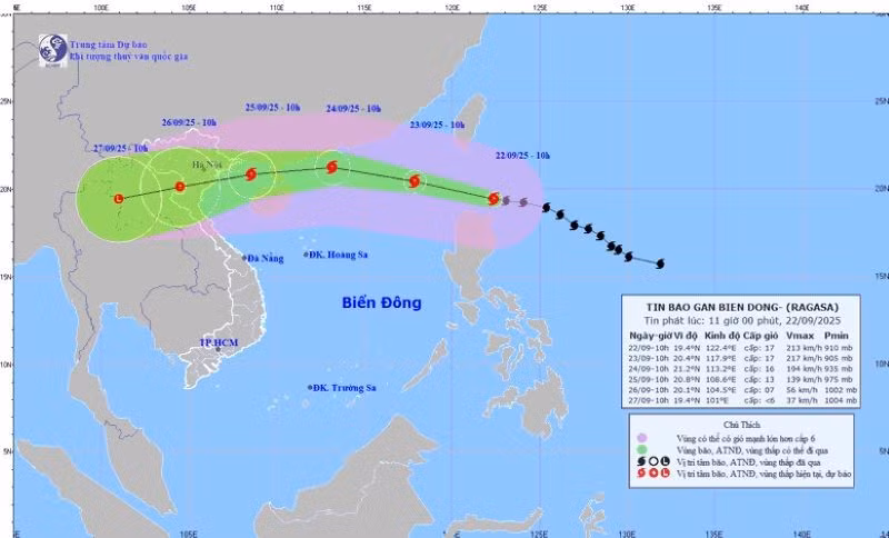 Siêu bão Ragasa có cường độ rất mạnh, phạm vi ảnh hưởng gió mạnh rất rộng, nhiều khả năng bão sẽ ảnh hưởng trực tiếp đến đất liền các tỉnh Bắc Bộ và Bắc Trung Bộ, tuy nhiên diễn biến của bão còn rất phức tạp. (Ảnh: Trung tâm dự báo khí tượng thủy văn quốc gia)