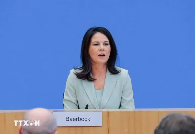 Bà Annalena Baerbock phát biểu tại một cuộc họp báo ở Berlin, Đức. (Ảnh: THX/TTXVN)