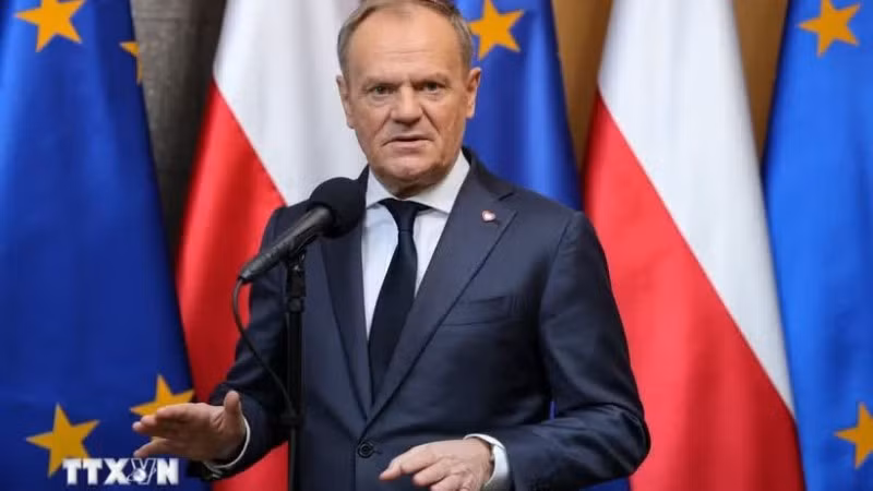 Thủ tướng Ba Lan Donald Tusk trong một cuộc họp báo ở Warsaw. (Ảnh: PAP/TTXVN)