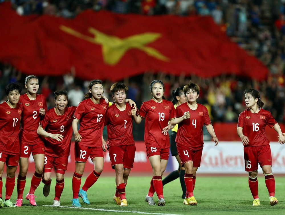 Đội tuyển bóng đá nữ Việt Nam trong niềm vui vô địch SEA Games 32. (Ảnh: TL)