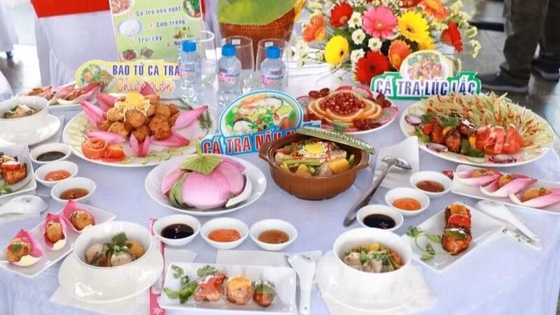 Hàng chục món ăn ngon được chế biến từ cá tra tại Ngày hội cá tra Đồng Tháp.