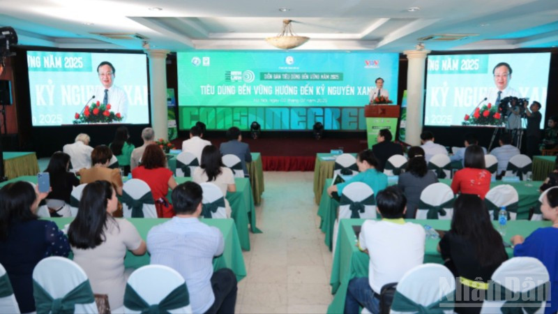 Diễn đàn Tiêu dùng bền vững 2025 với chủ đề "Tiêu dùng bền vững hướng đến kỷ nguyên xanh" diễn ra ngày 2/7 tại Hà Nội.