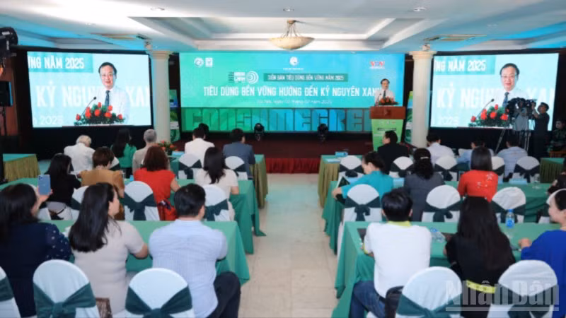 Diễn đàn Tiêu dùng bền vững 2025 với chủ đề "Tiêu dùng bền vững hướng đến kỷ nguyên xanh" diễn ra ngày 2/7 tại Hà Nội.