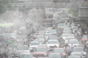 Tình trạng ô nhiễm không khí tại các đô thị lớn đang ngày càng trở nên nghiêm trọng. (Ảnh: Cục Môi trường)