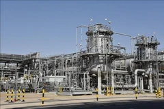 Một nhà máy lọc dầu ở Dammam, Saudi Arabia. (Ảnh: THX/TTXVN)