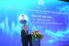 Ông Đỗ Văn Tâm – Phó Tổng giám đốc Sở Giao dịch Chứng khoán Hà Nội (HNX) phát biểu tại hội thảo.