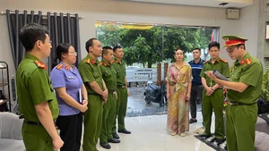 Cơ quan chức năng tỉnh Thanh Hóa thi hành quyết định khởi tố bị can.