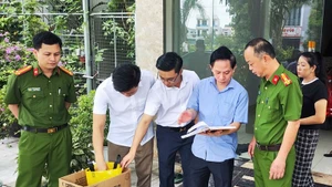 Lãnh đạo Công an tỉnh Thanh Hóa trực tiếp xem xét tài liệu thu thập được.