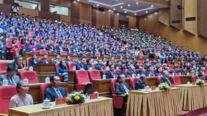 Các đại biểu tham dự lễ kỷ niệm.