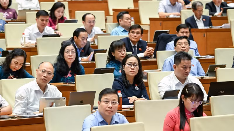 Quốc hội thảo luận tại hội trường. (Ảnh: DUY LINH)