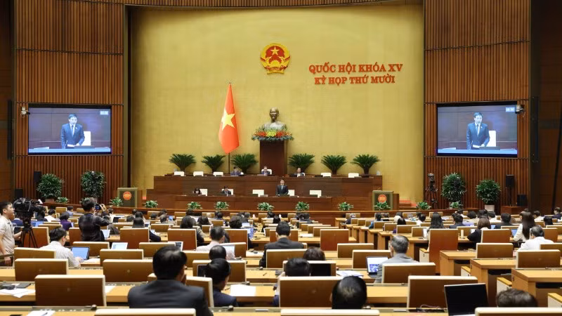 Quốc hội làm việc tại hội trường sáng 18/11. (Ảnh: DUY LINH)