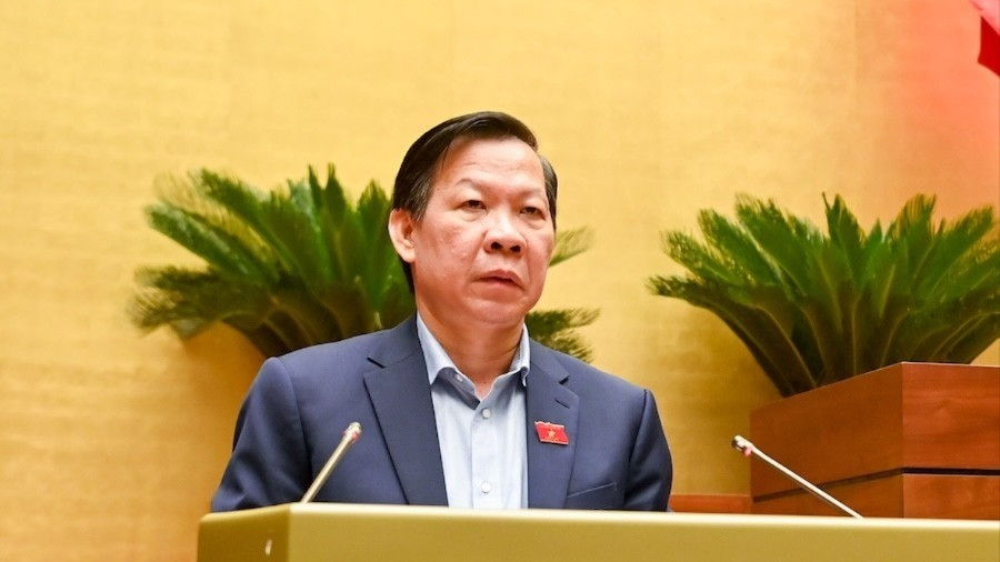 Ông Phan Văn Mãi, Chủ nhiệm Ủy ban Kinh tế-Tài chính của Quốc hội, báo cáo việc tiếp thu, giải trình và chỉnh lý dự thảo Luật Quản lý và đầu tư vốn Nhà nước tại doanh nghiệp. (Ảnh: DUY LINH) chu-nhiem-phan-van-mai-1-1130.jpg