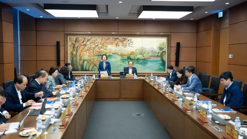 Đại biểu Quốc hội thảo luận tại tổ về dự án Luật sửa đổi, bổ sung một số điều của Luật Sở hữu trí tuệ. (Ảnh: QH)