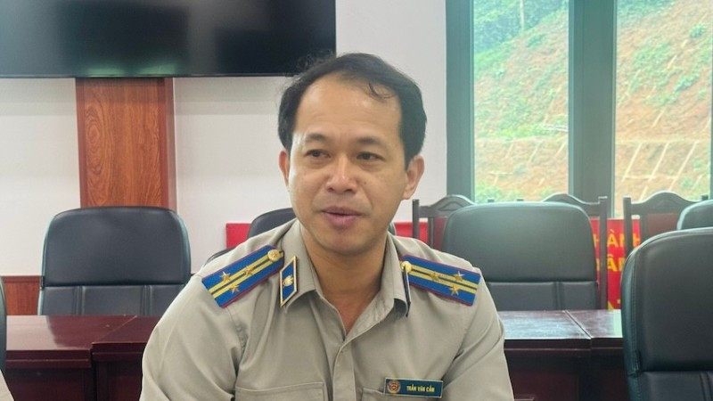 Ông Trần Văn Cầm, Chi cục trưởng Thi hành án dân sự huyện Bảo Yên. (Ảnh: THU HẰNG) anh-tran-van-cam-4041.jpg
