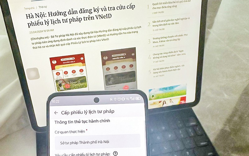 Cấp Phiếu lý lịch tư pháp trên ứng dụng định danh, xác thực điện tử VNeID. (Ảnh: TUỆ NGHI)