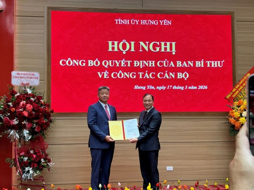 17-3-anh-cong-bo-quyet-dinh-nhan-su.jpg