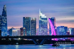 ADB nhận định, tăng trưởng xuất-nhập khẩu mạnh mẽ cùng với sự gia tăng mạnh mẽ trong giải ngân vốn đầu tư nước ngoài đã thúc đẩy tăng trưởng kinh tế Việt Nam trong nửa đầu năm 2025. (Ảnh minh họa: THÀNH ĐẠT)