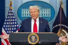 Tổng thống Mỹ Donald Trump phát biểu tại Nhà trắng. (Ảnh: THX/TTXVN)