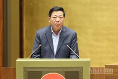 Chuyển mạnh từ tiền kiểm sang hậu kiểm, gắn với tăng cường kiểm tra giám sát