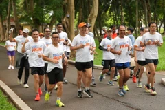 Đông đảo người dân Thủ đô cùng đại diện cộng đồng người Ấn Độ, sinh viên, chuyên gia, bạn bè quốc tế tham gia giải chạy. (Ảnh: Đại sứ quán Ấn Độ cung cấp)