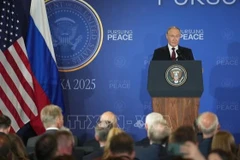 Tổng thống Nga Vladimir Putin trong cuộc họp báo chung sau hội đàm với Tổng thống Mỹ Donald Trump tại Căn cứ Elmendorf-Richardson ở Anchorage, bang Alaska (Mỹ), ngày 15/8/2025. (Ảnh: THX/TTXVN)