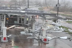 Một trạm xăng bị hư hại do ảnh hưởng bão Melissa ở Montego Bay, Jamaica, ngày 28/10/2025. (Ảnh: Jamaica Observer/Tân Hoa xã)