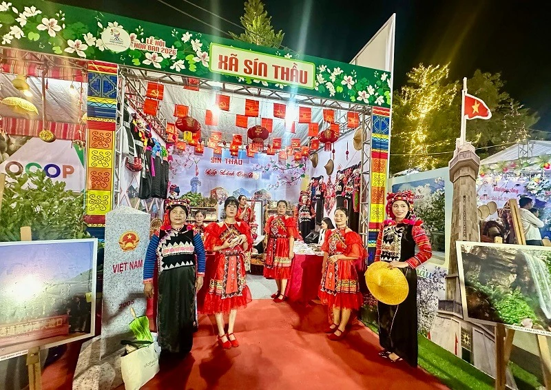 Lễ Hội Hoa Ban 2026: 205 Gian Hàng Trưng Bày Văn Hóa, Du Lịch Thu Hút 146 Đơn Vị