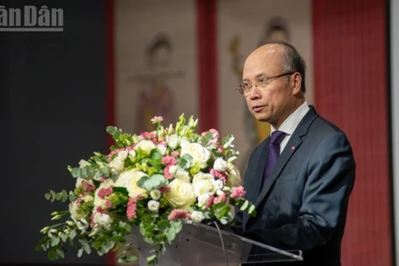 Đại sứ Đinh Toàn Thắng bày tỏ vinh dự được chứng kiến sức sống đặc biệt của mối quan hệ giữa hai nước trong thời gian công tác tại Pháp. 