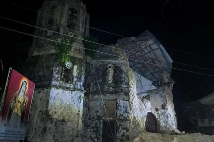 Quang cảnh đổ nát sau trận động đất ở Philippines. (Ảnh: THX)