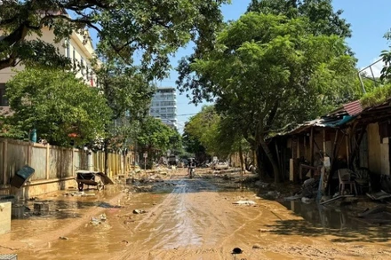 Một con phố thuộc phường Phan Đình Phùng, tỉnh Thái Nguyên sau khi nước lũ rút. (Ảnh: TTXVN)