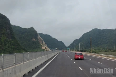 Ảnh minh hoạ: Doanh nghiệp xây dựng Xuân Trường đề xuất xây dựng 2 trục đường chính quy mô 8 làn xe nối Ninh Bình-Nam Định-Hà Nam.