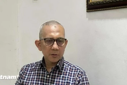 Ông Beni Sukadis, điều phối viên cao cấp của Viện Nghiên cứu Quốc phòng và Chiến lược Indonesia (Lesperssi). (Ảnh: Vietnam+)