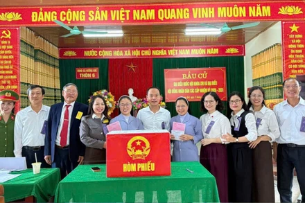 Các chức sắc tôn giáo ở Hà Tĩnh hăng hái tham gia "Ngày hội non sông".