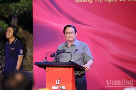 Thủ tướng Chính phủ Phạm Minh Chính phát biểu ý kiến tại Lễ Thắp nến tri ân các Anh hùng liệt sĩ.(Ảnh: Nhật Bắc/VGP).