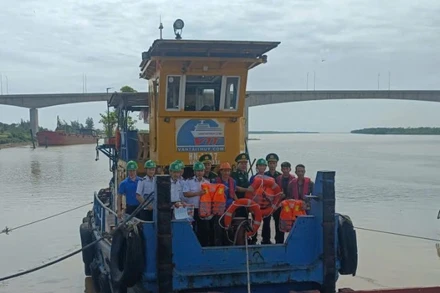 Cảng vụ Hàng hải Thái Bình tổ chức tuyên truyền pháp luật cho các chủ phương tiện hoạt động trên biển năm 2025.