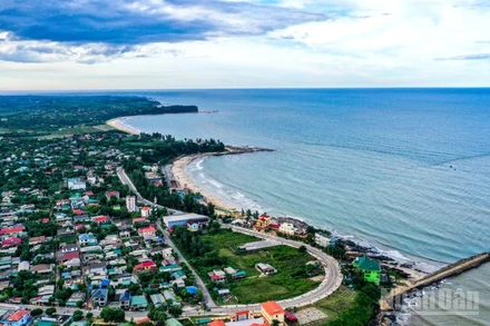 Bãi tắm du lịch Cửa Tùng (Quảng Trị). 