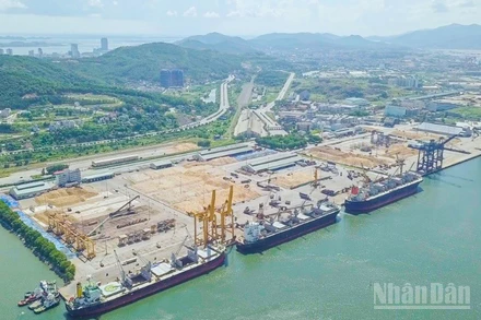 Cảng Cái Lân (Quảng Ninh).