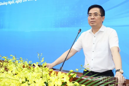 Chủ tịch Ủy ban nhân dân tỉnh Quảng Ngãi Nguyễn Hoàng Giang cam kết tỉnh Quảng Ngãi tiếp tục hành động quyết liệt, đẩy mạnh cải cách hành chính, cải thiện môi trường đầu tư kinh doanh, với tinh thần đồng hành cùng doanh nghiệp.