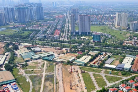 Công trường thi công kết nối đường Vành đai 3,5 với Đại lộ Thăng Long.