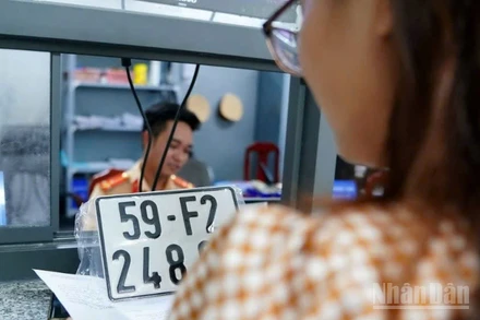 Người dân có thể đăng ký xe cơ giới tại bất kỳ công an cấp xã nào trong địa bàn tỉnh nơi mình sinh sống.