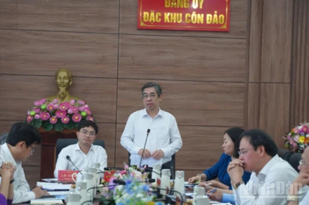 Phó Bí thư Thành ủy, Chủ tịch Ủy ban Mặt trận Tổ quốc Việt Nam Thành phố Hồ Chí Minh Nguyễn Phước Lộc phát biểu tại buổi làm việc. (Ảnh: A.H)