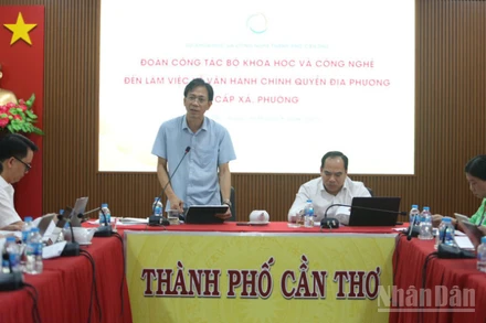 Ông Hồ Hồng Hải, Phó Vụ trưởng Vụ Pháp chế, trưởng đoàn công tác Bộ Khoa học và Công nghệ phát biểu tại buổi làm việc tại thành phố Cần Thơ.