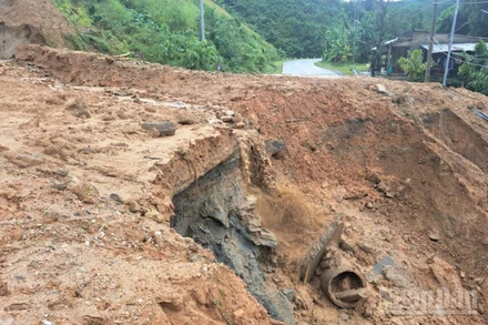 Điểm sạt lở trên đường Trường Sơn nhánh đông.