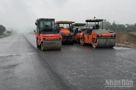 Bộ Xây dựng sẽ tạo điều kiện tối đa cho doanh nghiệp tư nhân khi tham gia vào các dự án xây dựng giao thông.