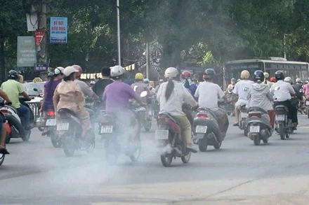 Xe máy là nguồn phát thải chất ô nhiễm lớn nhất trong các loại phương tiện giao thông. (Ảnh: Báo Nhân Dân)