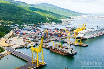 Cảng Tiên Sa (Đà Nẵng).