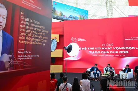 Tọa đàm “Thế hệ trẻ với khát vọng độc lập, tự do của cha ông” diễn ra trong chương trình hoạt động của Triển lãm "95 năm Cờ Đảng soi đường".